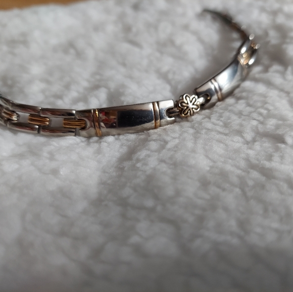 Stainless Steel Silver/Gold Flower Link Bracelet - Picture 3 of 4